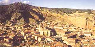 Panoramic view of Daroca, where Don Mateo hid the Hosts, pivotal in the 1239 Eucharistic miracle.